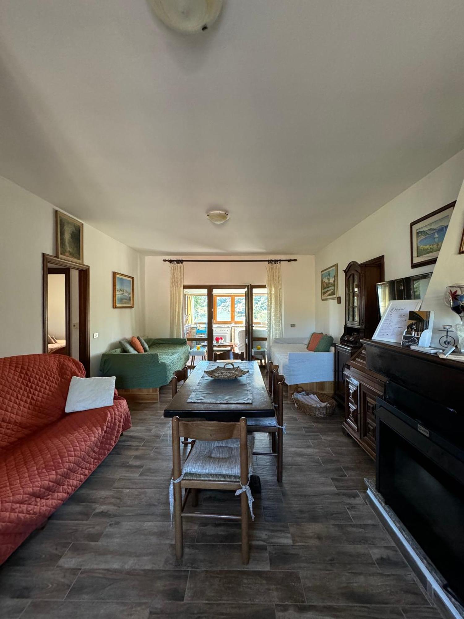 Casa Vittoria Apartment ปาเลา ภายนอก รูปภาพ